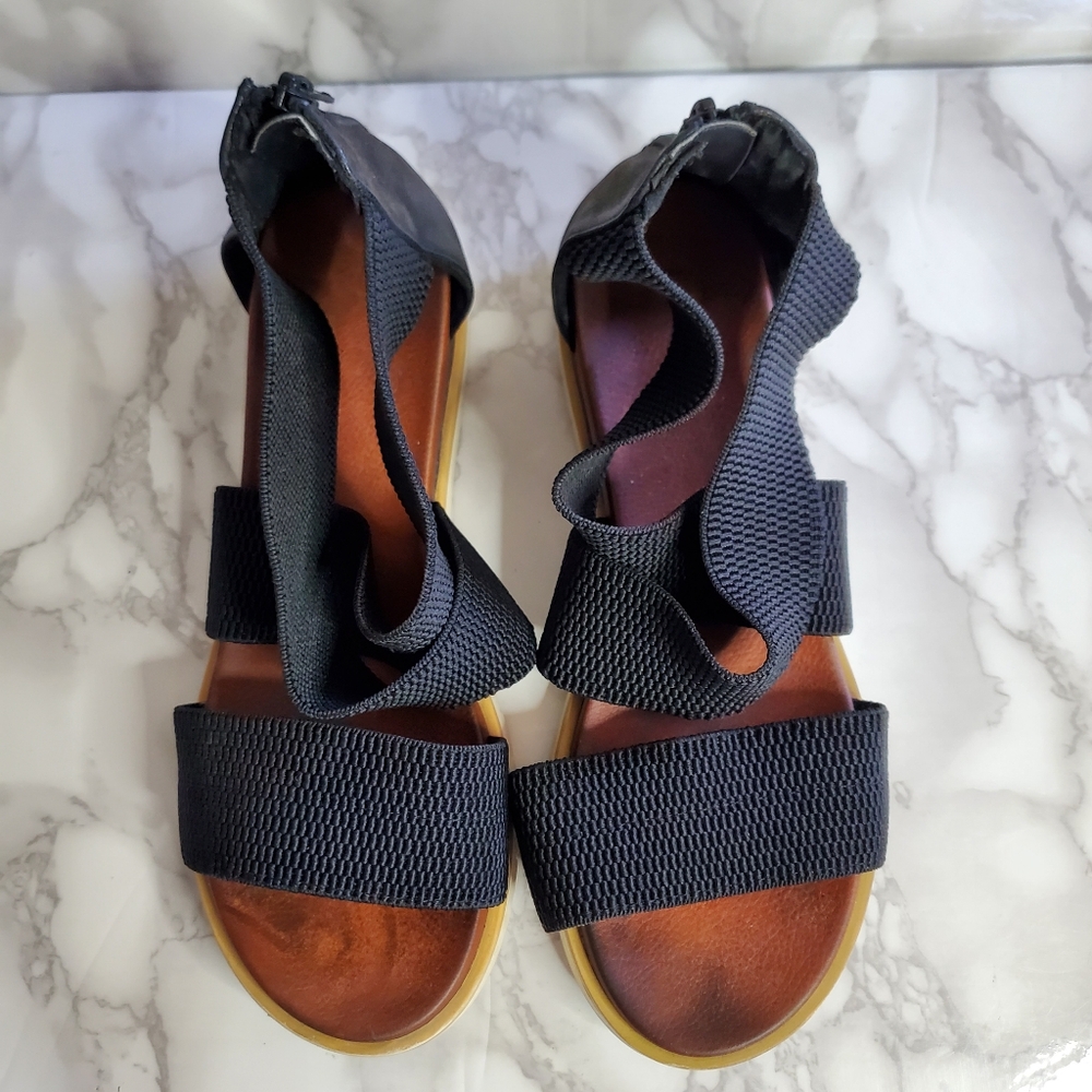 Mia Black Strappy Sandals 7.5 - Picture 2 of 6